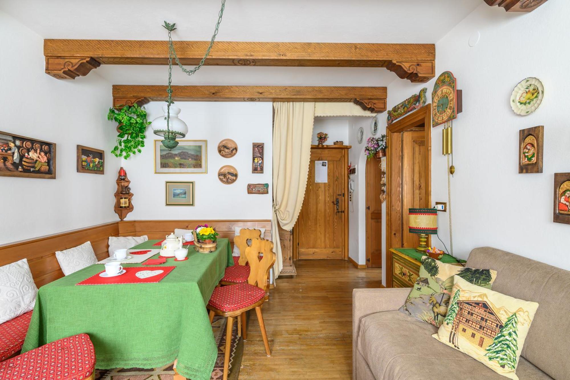 Ca' Dello Scoiattolo Lägenhet Cortina dʼAmpezzo Exteriör bild