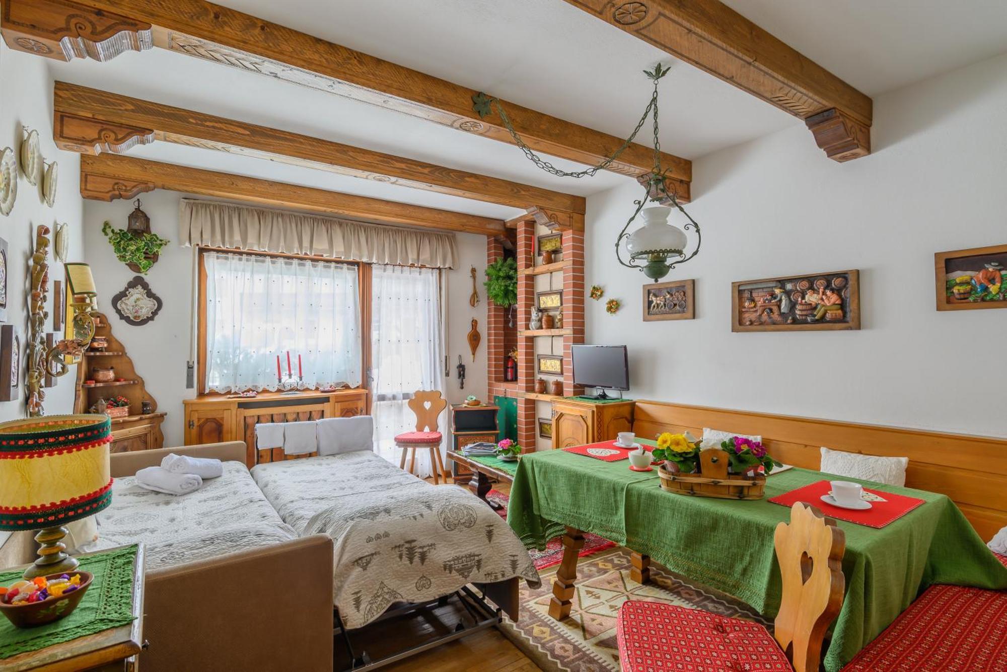 Ca' Dello Scoiattolo Lägenhet Cortina dʼAmpezzo Exteriör bild